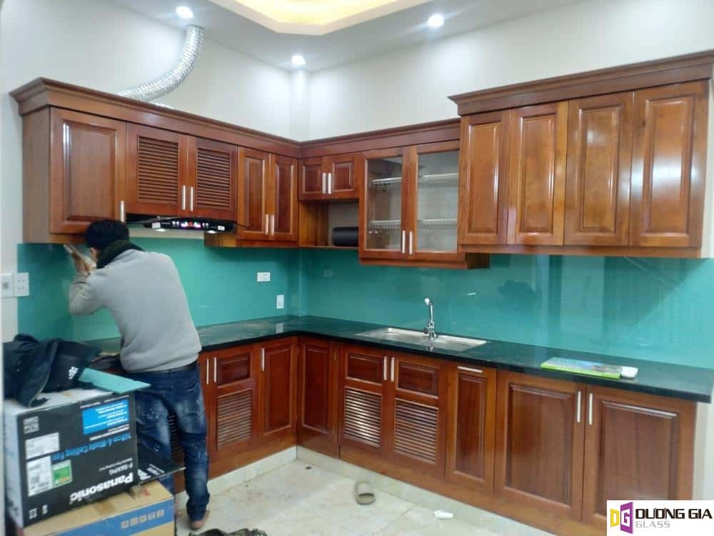 Lắp đặt kính ốp bếp tại Quận Hoàn Kiếm, Hà Nội